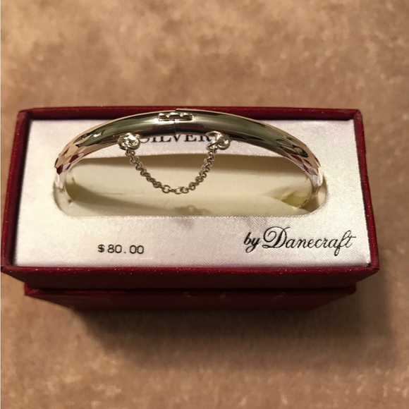 Bracelet - Picture 1 of 8